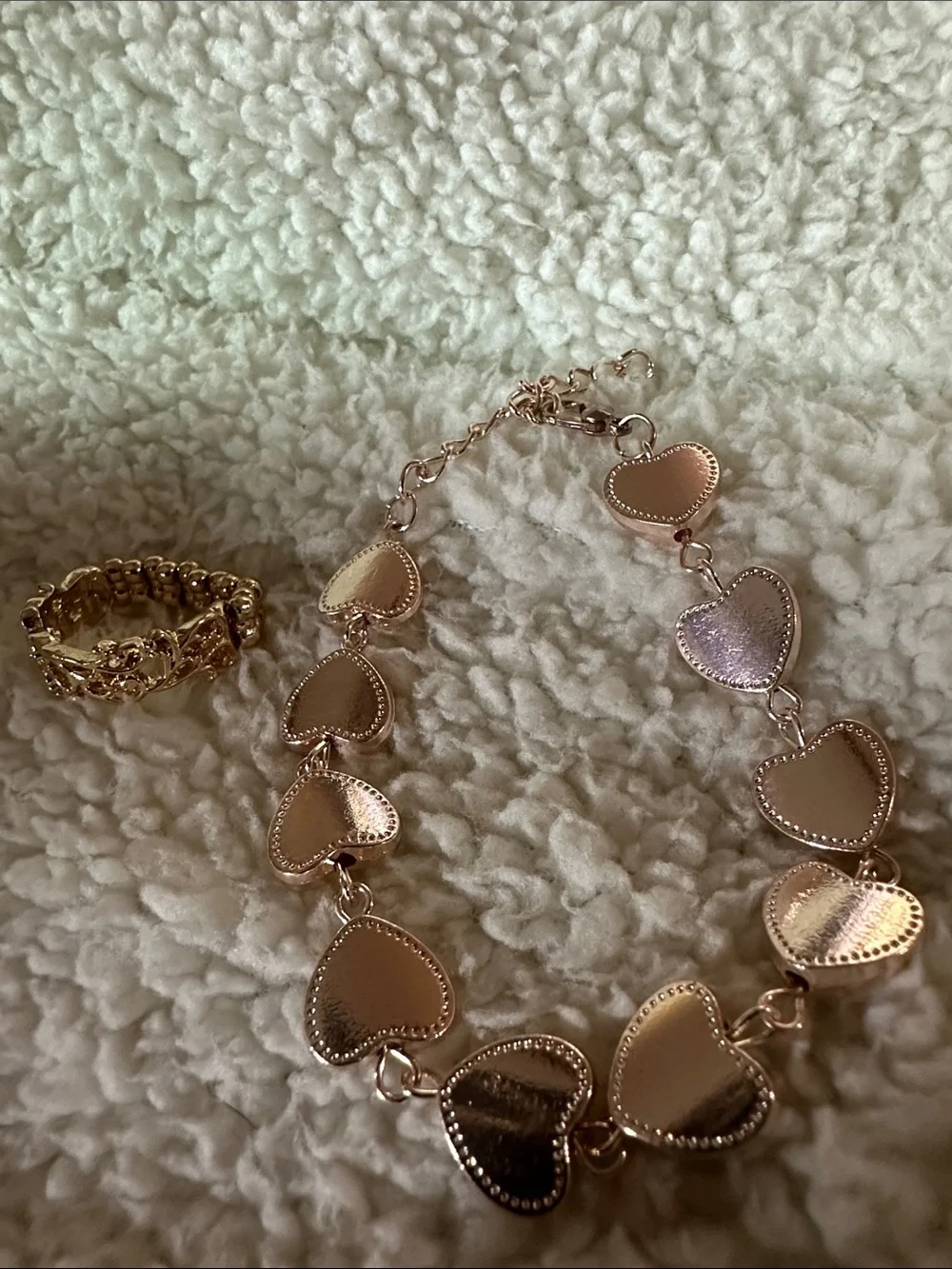 2 piece Heart Bracelet & Filigree Ring Set - Goldtoned